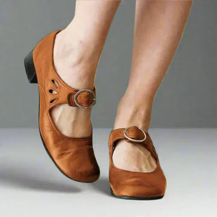 Brown / 11