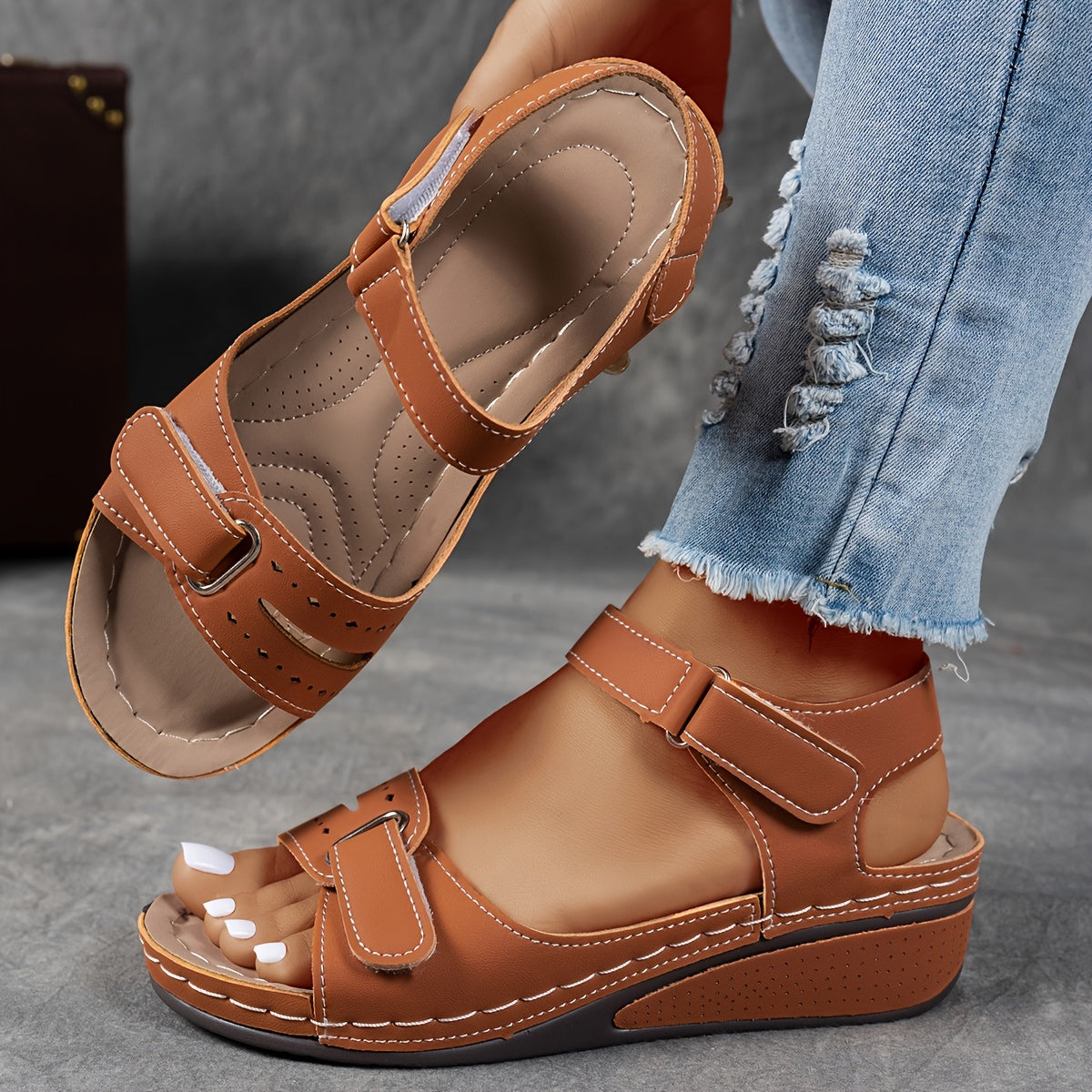Brown / 11