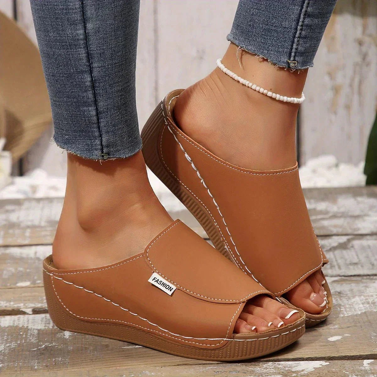 Brown / 11