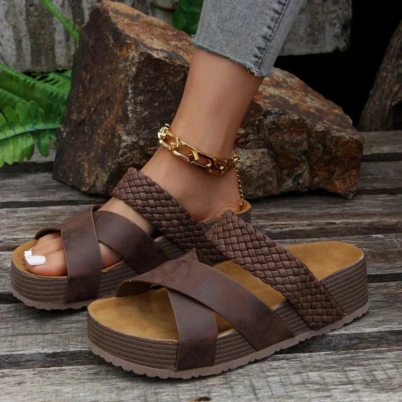 Brown / 11